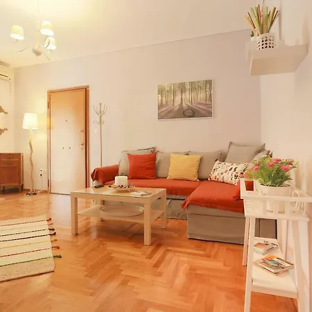Freshly Refurbished Flat, In Koukaki Апартаменты